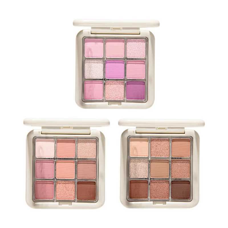 The nine-color eyeshadow palette for makeup featuring glittery matte and pearlescent finishes as well as fine shimmers helps W241213