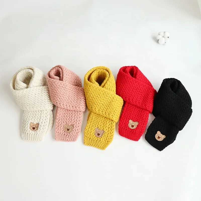 Scarves Wraps New Trendy Kid Scarf Boys Girls Cute Knitted Acrylic Warm Soft Small Baby Cartoon Bear Pattern Red Christmas H2412134A0I