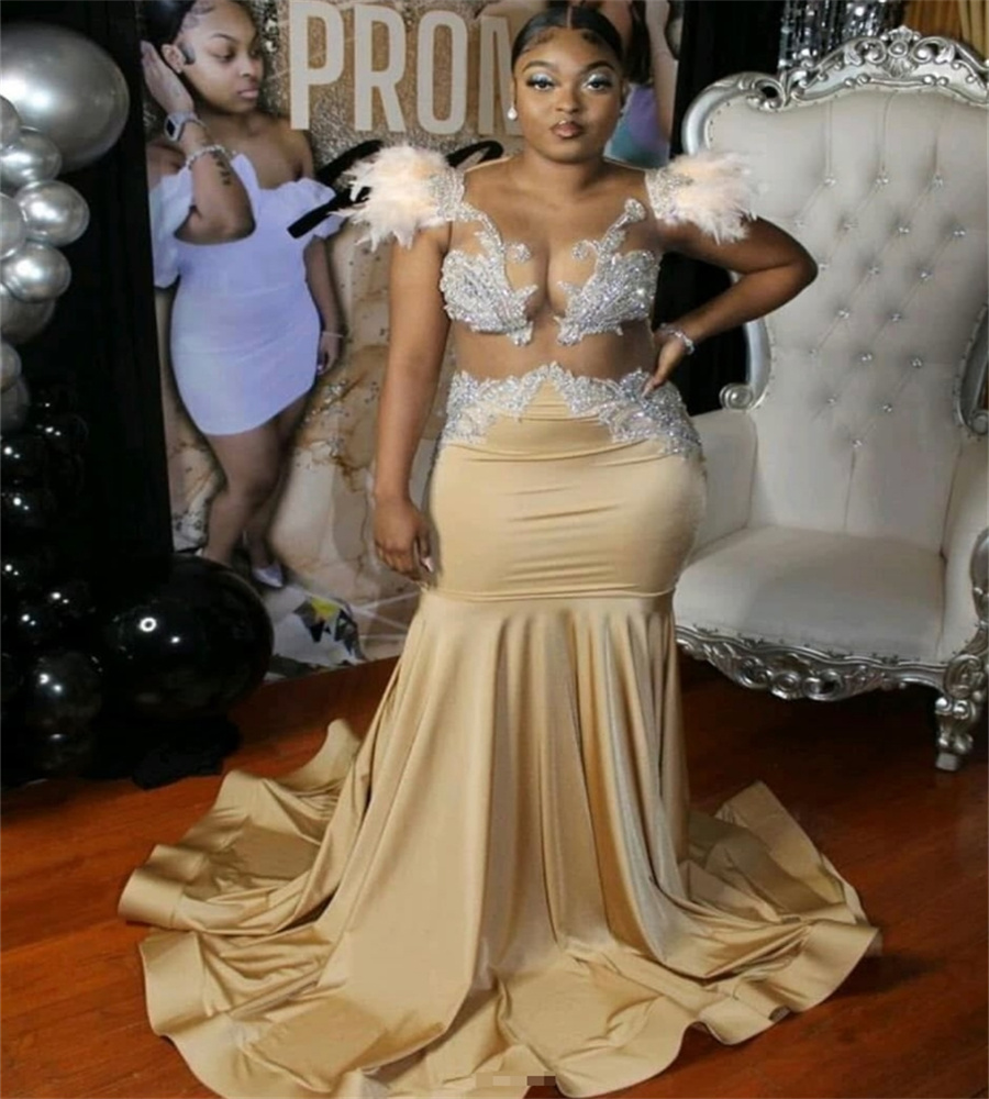 Gorgeous Gold Evening Dresses With Beaded Black Women Plus Size Prom Dress Feather See Through Birthday Formal Party Illusion Special Occasion Birthda