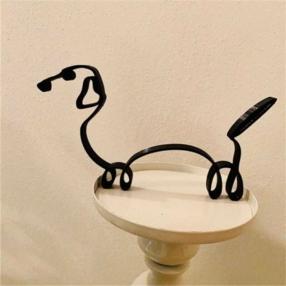 Handicraft Bldog Dachshund Labrador Wrought Iron Modern Sculpture Simple Statue Art Figurine Abstract Dog Ornament Y241212