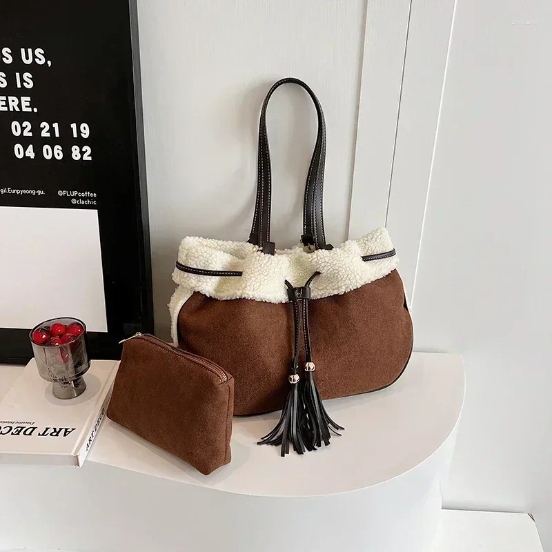 Totes Fashion Casual Faux Suede Shoulder Bags Tassel String Unique Design Winter Sense Of Handbags For Women 2025 Super Cool zhanyishengli