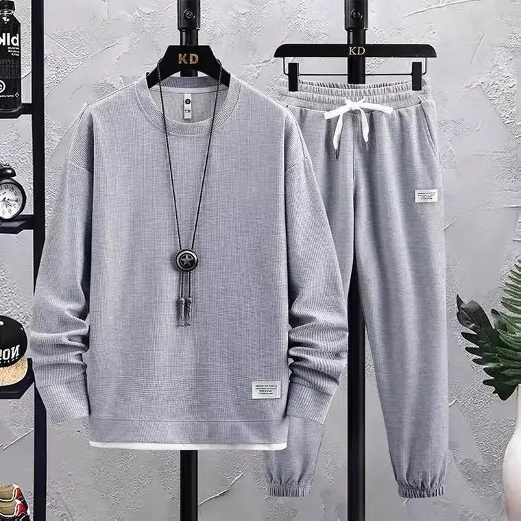 2024 autumn sportswear mens highquality round neck long sleevedmens set fashionable track and field clothing 241211