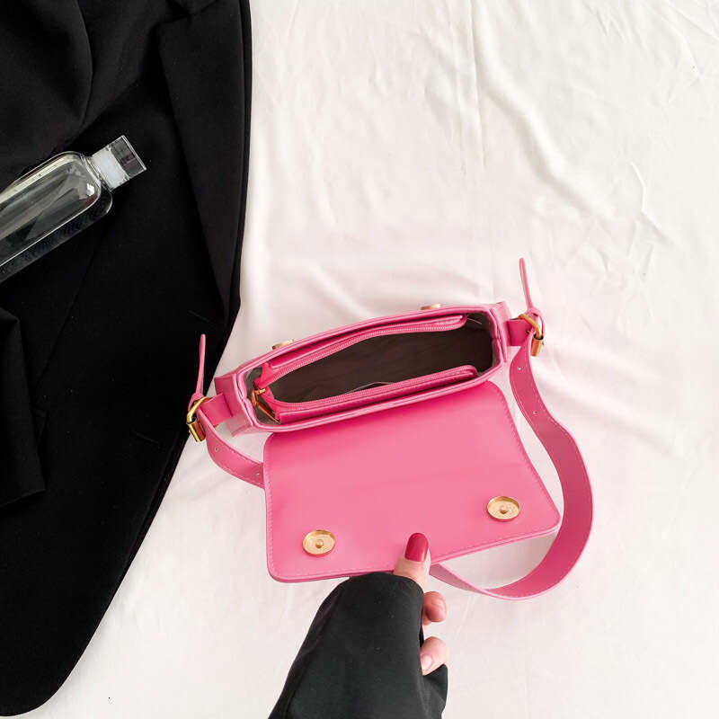 Internet celebrity high-end small square women's Korean version fashionable versatile single shoulder crossbody practical commuting armpit bag 20