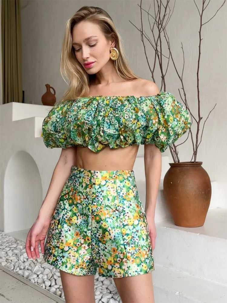 Women's Two Piece Pants Womens Retro Grn Printing 2-Piece Set 2024 Summer New Floral Puffed Slve Top+High Waist Shorts Suit Female Holiday Clothe