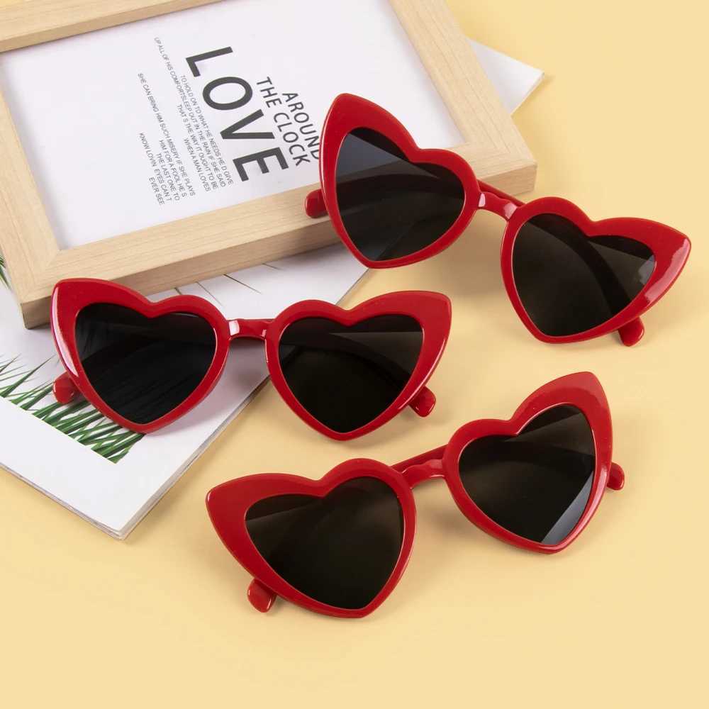 Sunglasses 10pcs Red Heart Shape Sunglasses for Women Bachelorette Party decoration Vintage Glasses wedding Party Favors Bridesmaid Gifts H241213