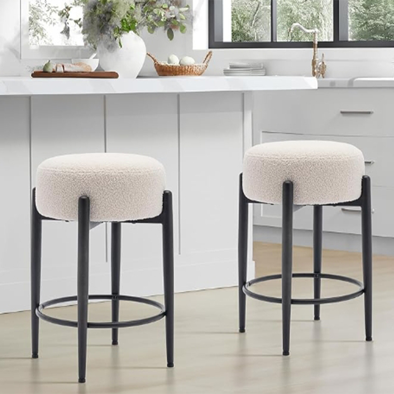 Contemporary Pub Style Seating - Sleek and Functional Bar Stool with High-Quality Materials