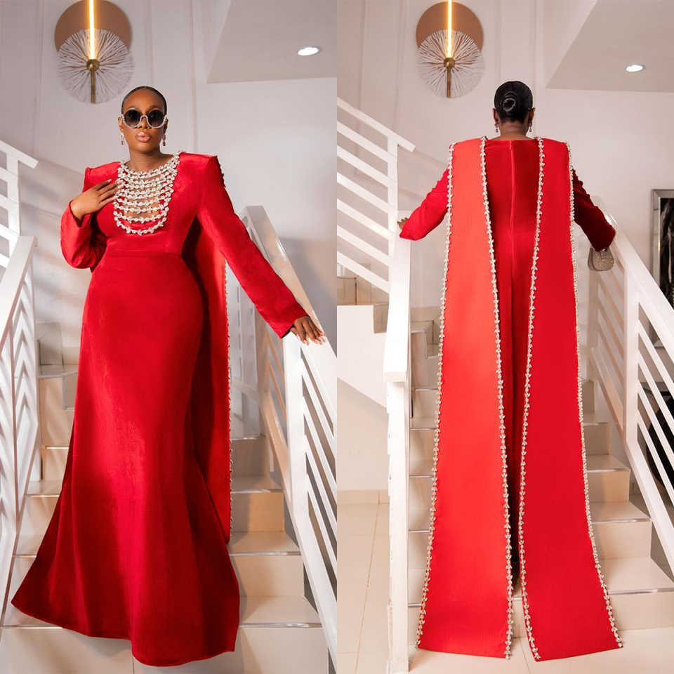 Luxurious Sheath Evening Dresses Satin Beaded Rhinestones Jewel Neck Long Sleeve Prom Gowns Formal Party Fashion Show Wear