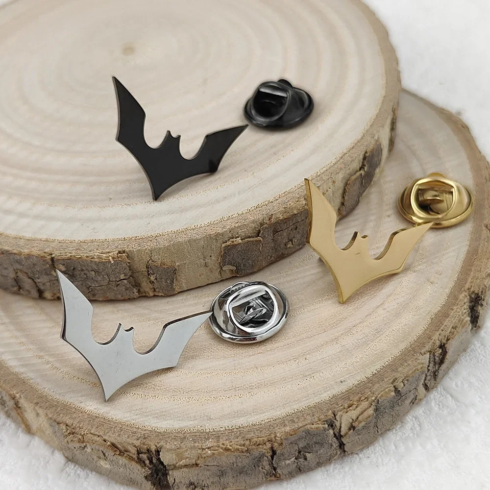 Stainless steel bat brooch mens Halloween jewelry accessories goldplated 3color lapel pin holiday gift 241210