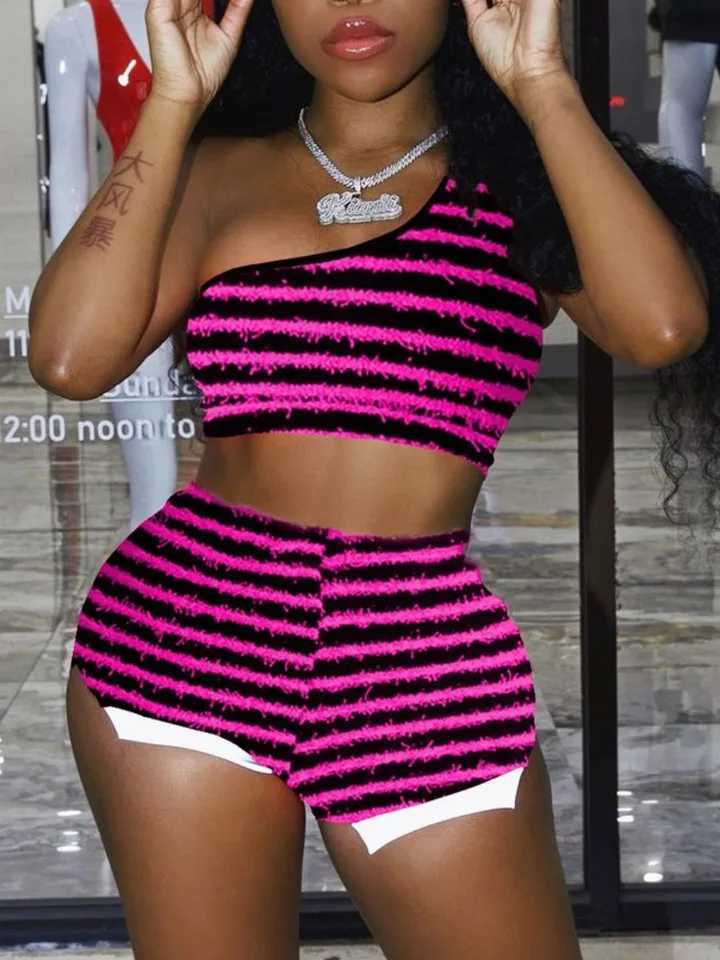 Women's Two Piece Pants LW Black And White Striped Fluffy Knitted Two Pieces Shorts Suits SXY One Shoulder Crop Top Side Split Patchwork Shorts 2