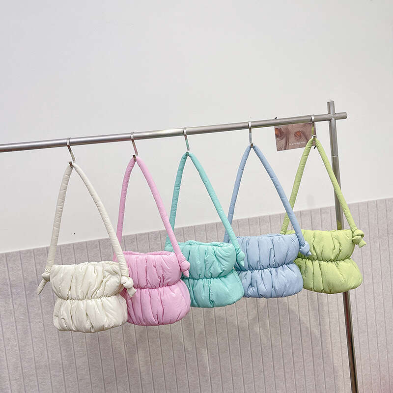 Popular cotton female niche design, cloud underarm personalized commuting bucket shoulder bag, 2024 new casual versatile fashion clothing