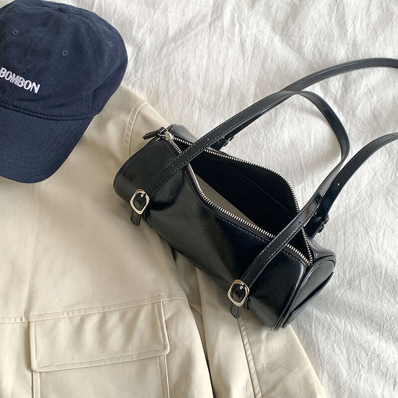 2025 fashion new Korean version ins handheld cylindrical niche trend single shoulder bag, women's commuting simple armpit bag