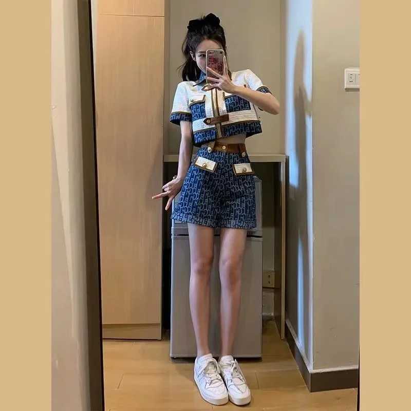 Women's Two Piece Pants High Quality Vintage Classic Short Suit Women 2023 Summer Short Slve Zipper Tops High Waist Shorts Two Piece Set Strtwear