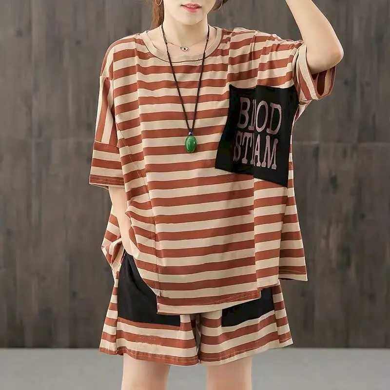 Women's Two Piece Pants Womens Short-slved Suit 2024 Summer New Oversized Striped T-shirt Short Pants Two Piece Sets Oversized Women Clothing Sui