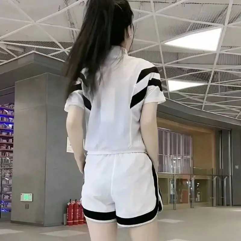Women's Two Piece Pants Womens Sports Suit 2024 Summer New Short Slved Crop Top Casual Shorts Explosive Strt Outfits For Women Clothes Matching S