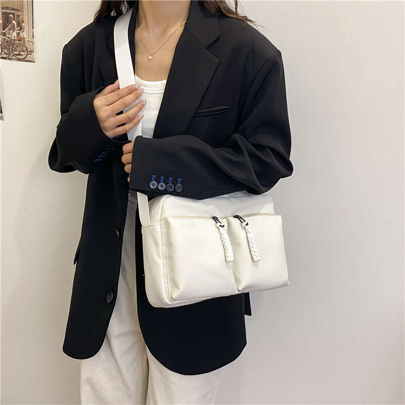 Fashionable And Versatile Large Capacity For Women's New Commuting Shoulder Niche Minimalist Bag, Waterproof Bag