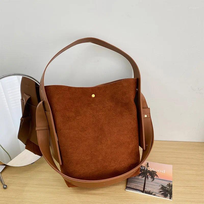 Totes Brushed Leather Bucket Bag For Women Large Capacity Buckle Shoulder Ladies Fall Trend Suede Tote Commuter Armpit zhanyishengli