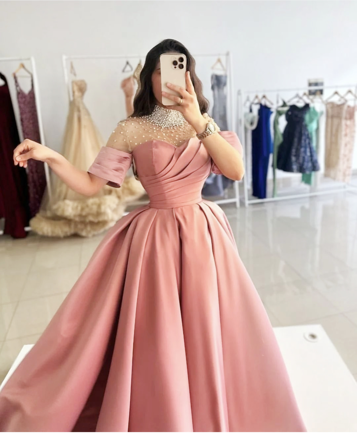 Elegant Pink Prom Dresses With Crystals Beaded High Neck Short Sleeves A-Line Satin Evening Dress For Women Celebrity Party Gown