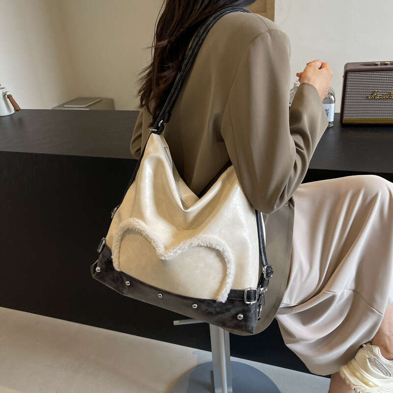 Leisure large capacity commuting armpit bag for women, niche multi-purpose women's lightweight practical single shoulder bag, 2024 new style, chi