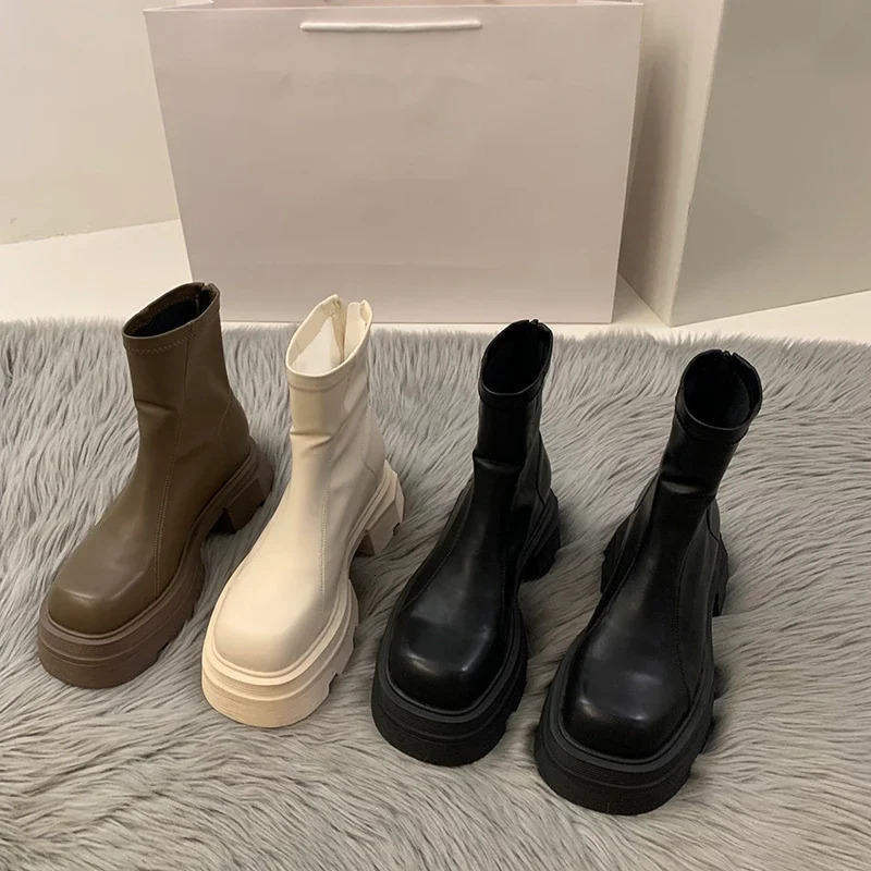 2024 Platform Heel Short Boots Womens Fashion Strap Zipper Ankle Boots Autumn Winter Womens Shoes 241213