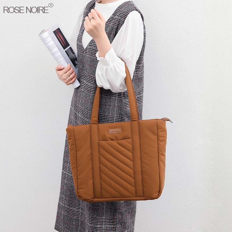 2024 New Casual Lightweight Tote Large Capacity Shoulder Handheld Commuter Versatile Women's Bag