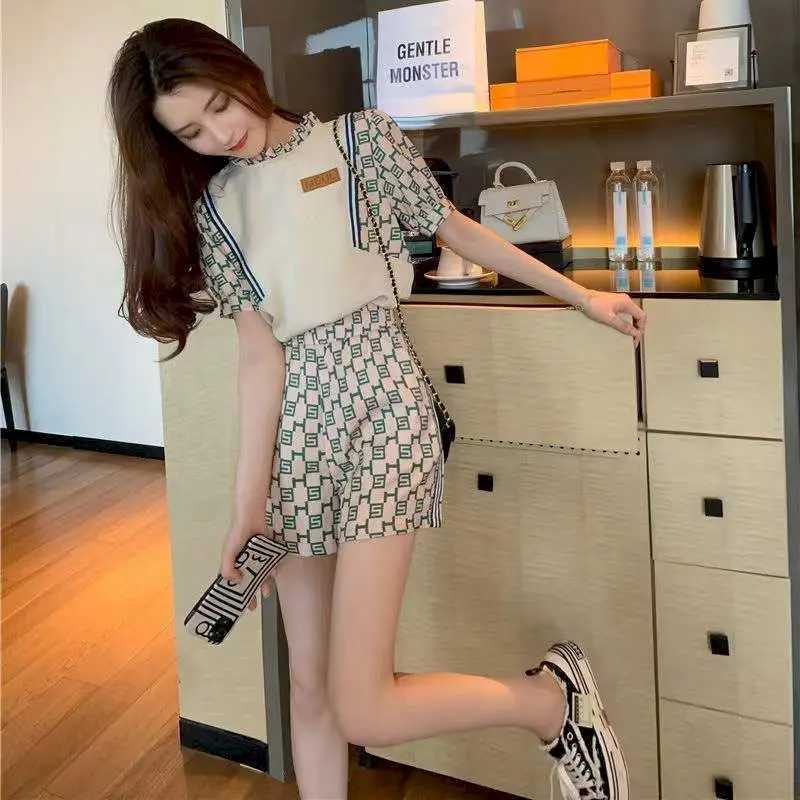 Women's Two Piece Pants Summer 2024 Temperament Sets Women Fashion Trend Short-slved T Shirt and Shorts Casual Two Piece Suit Aesthetic Womens Cl