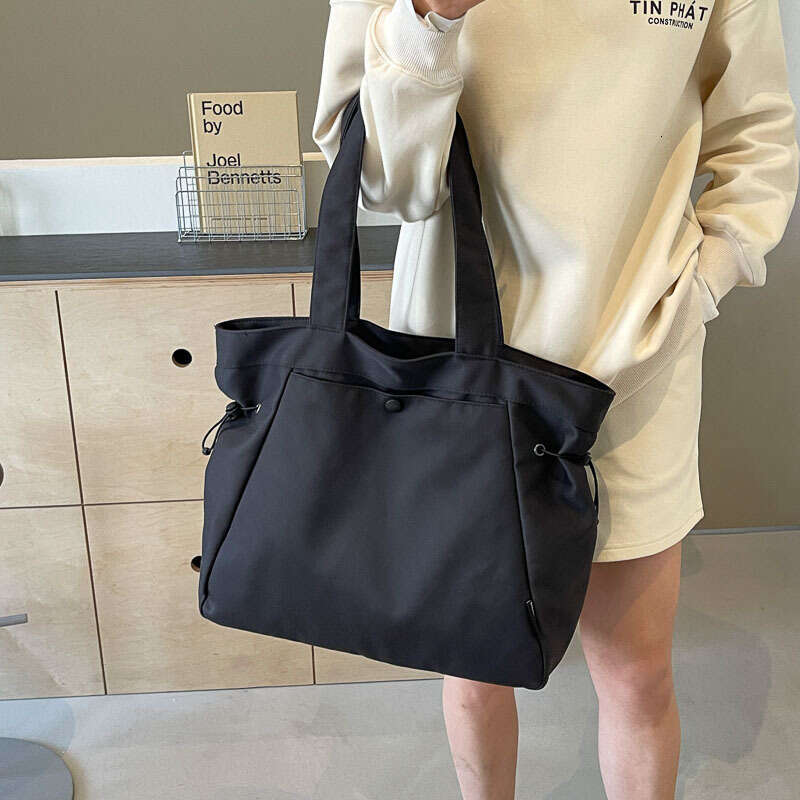 Nylon Cloth Women's New Style, Popular This Year, Large Capacity Tote Summer Versatile Single Shoulder Class Commuting Bag, Fashionable Quality, 