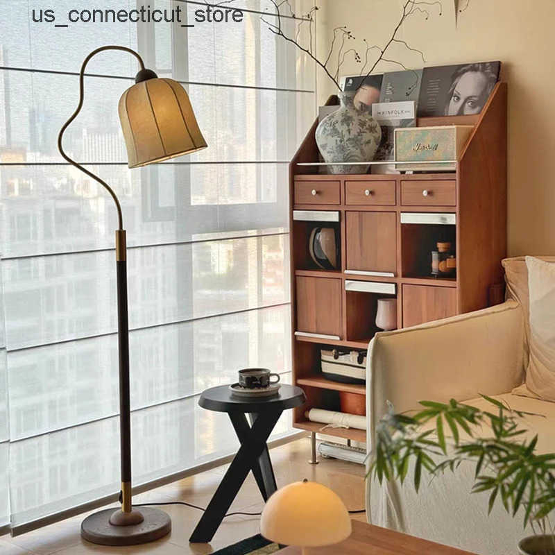 Floor Lamps Medieval vintage American walnut grain floor lamp retro living room vertical remote control lamp sofa side tall lamp luminaria L240910