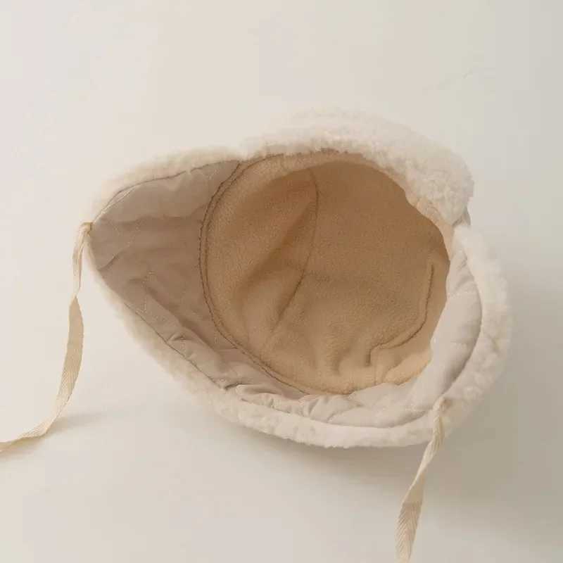Cute Newborn Lamb Fleece Warm Cap 3-18M Baby Winter Ear Protection Hat Solid Color Outdoor Windproof Boy Girl Earmuffs BeanieXJ241213