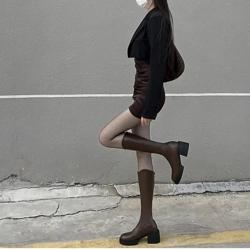 2024 Fashion Womens Shoes Soft Leather Knee High Boots Womens Zipper Womens Square High Heels Womens Autumn Knight Boots D63 241213