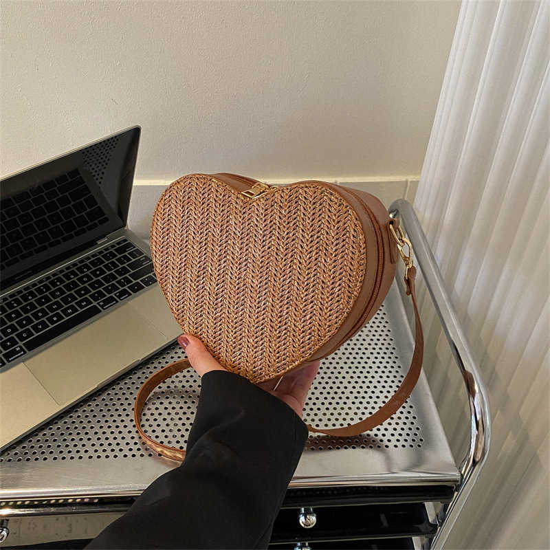 Fashion Simple and Beautiful Love Bag Summer New Fashion and Popular Shoulder Bag Casual Commuter Crossbody Womens Bag