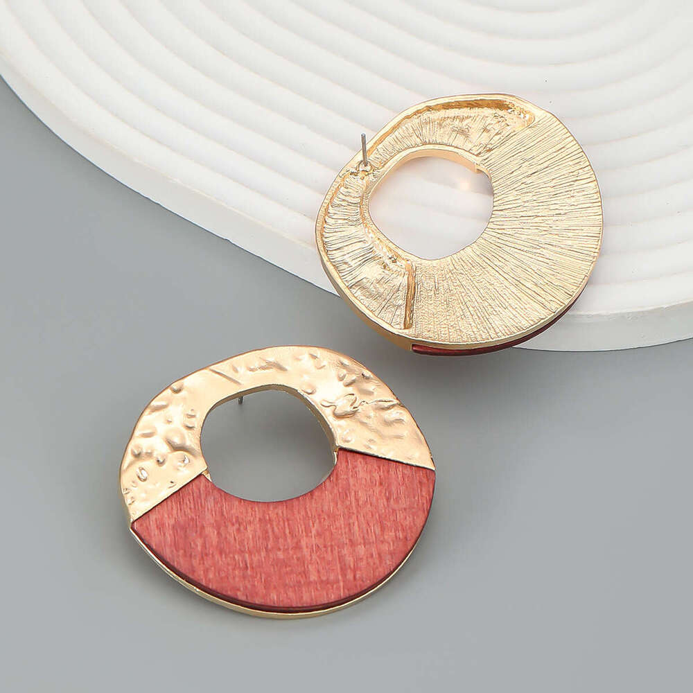 Summer New Alloy Earrings and Accessories for Women Metal Wood Splicing Irregular Round Exaggerated Jewelry