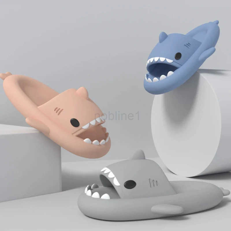 Slipper Summer Wen Soft Shark Slippers Couple Bathro Non-slip Sandals Men Outdoor Beach EVA Slides Kids 2024 Cute Color Thick Shoes Z241211 z250708KGP