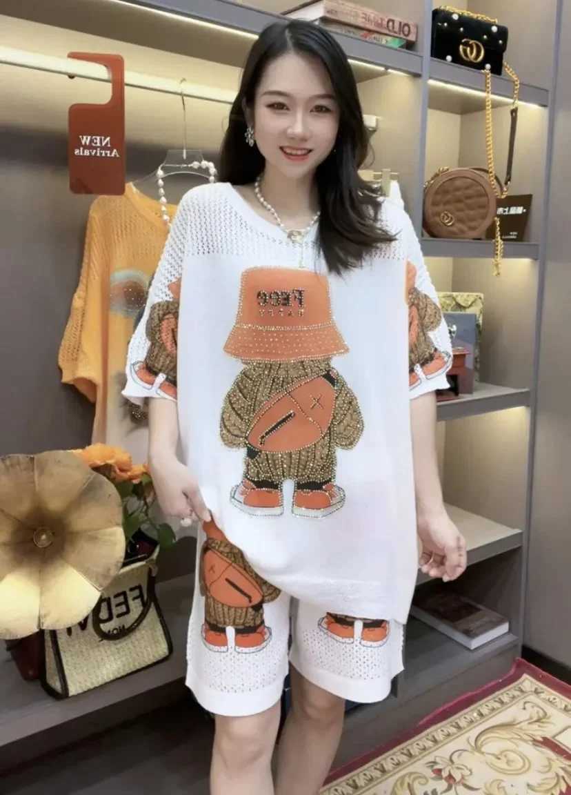 Women's Two Piece Pants Cartoon Rhinestone Hollow Round Neck Short Slve T-shirt Shorts Two-Piece Set Female 2023 Summer Loose Leisure Set Women Y