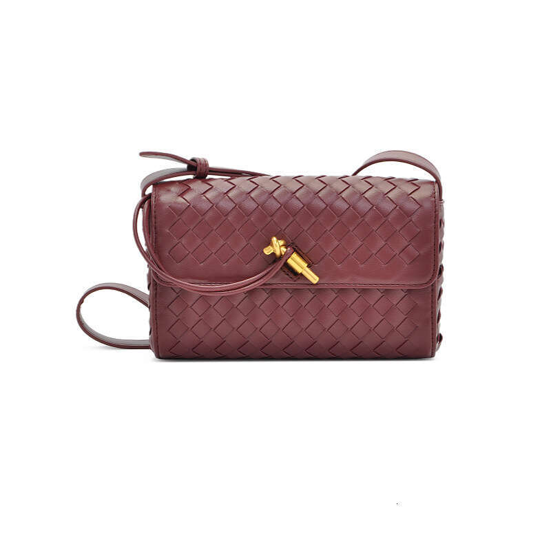 Handmade niche single shoulder hand-held horizontal fashion small square bag, exquisite diagonal cross women's bag
