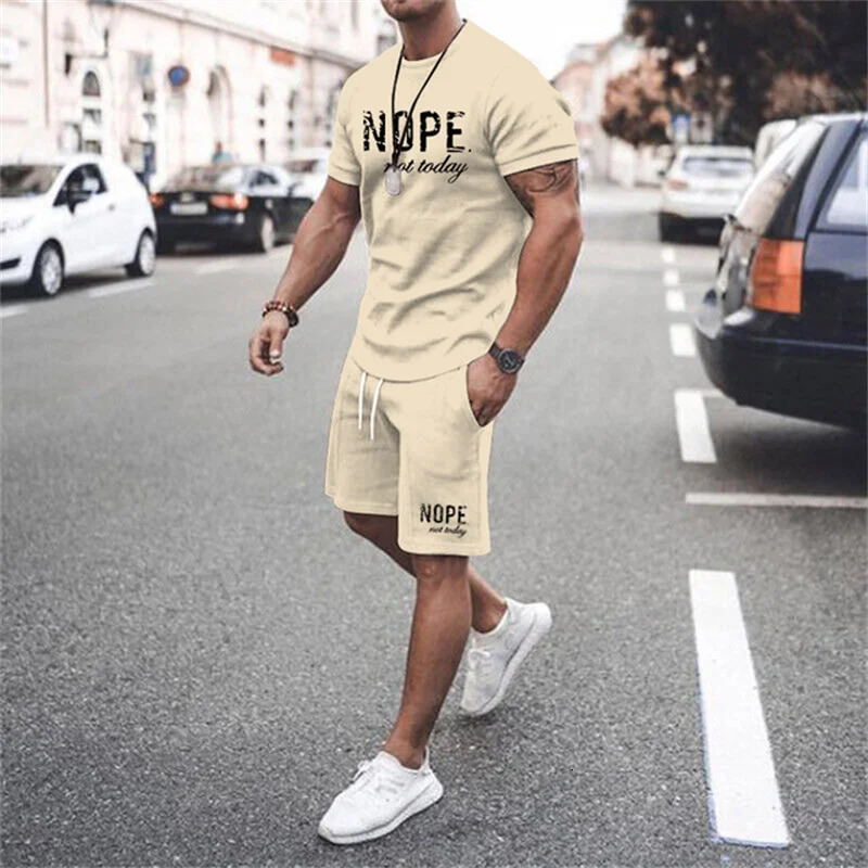 2024 Summer Simple Mens Tshirt and Shorts 2piece Set Fashionable Street Casual Comfortable Breathable Short Sleeve 241211