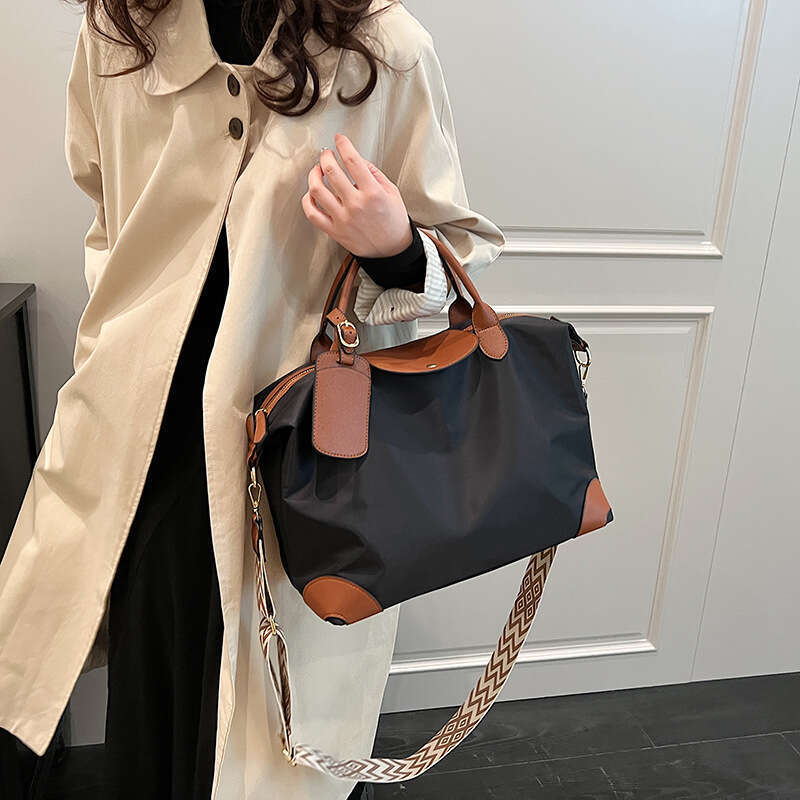 Large Capacity Casual Nylon Cloth Handbag For Women, Trendy, Lightweight, Waterproof, Commuting Shoulder Bag, Fashionable, Quality, Classic