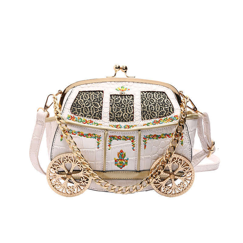 Niche high-end women's handbag Instagram creative carriage commuting crossbody Baroque socialite shoulder bag 2024 new style chic elegant clothin