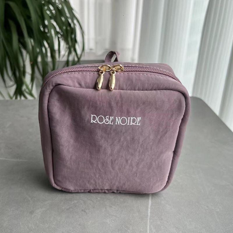 Makeup Toiletries Bag, Women's 2024 New Large Capacity, Simple Travel, Portable Small Storage Bag