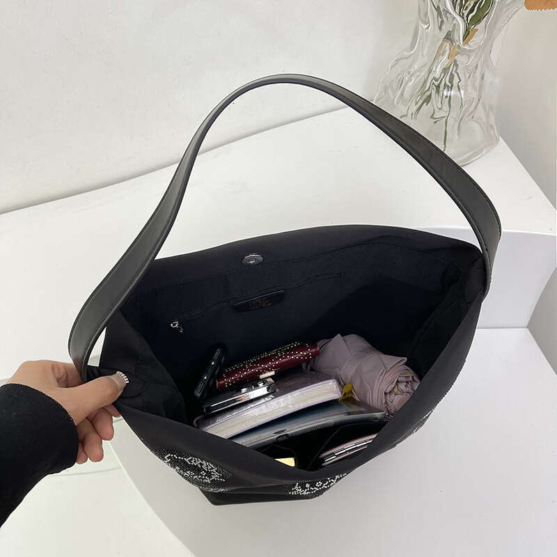 Leisure large capacity canvas commuting for women style shiny diamond single shoulder underarm bag 2024 temperament versatile new trendy clothing ins