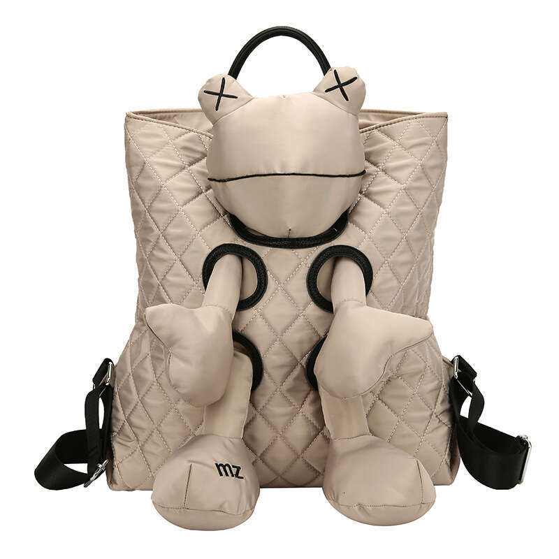 Japanese trendy and cool doll women's bag, internet famous outdoor backpack, niche large capacity shoulder bag 2024 new casual versatile fashion 