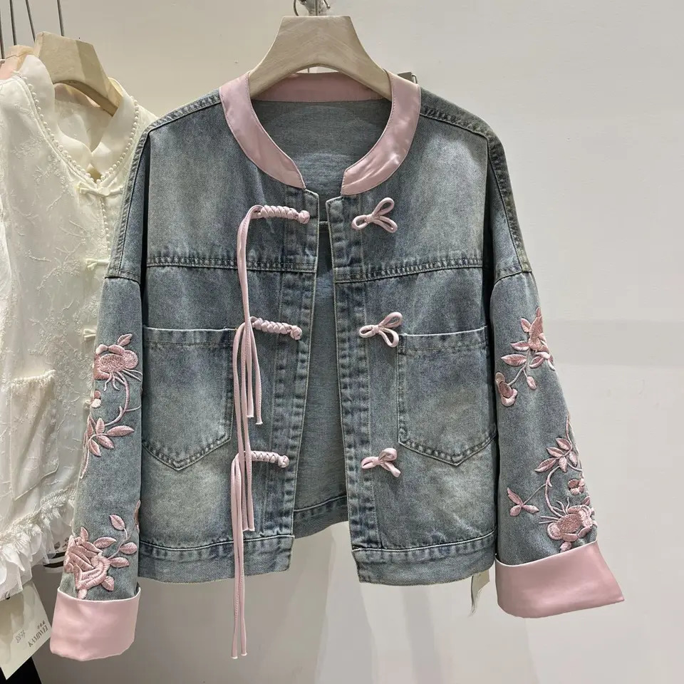 Short button denim jacket womens Chinese standing collar top 2024 Spring bomber jacket fashionable street jeans jacket women 241209