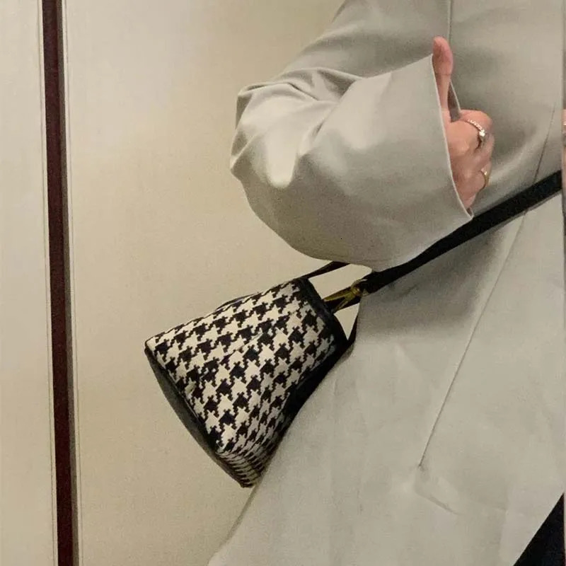 Winter New Thousand Bird Grid Small Bag Women's Vegetable Basket Handbag Mobile Phonesmall And Versatile One Shoulder Crossbody