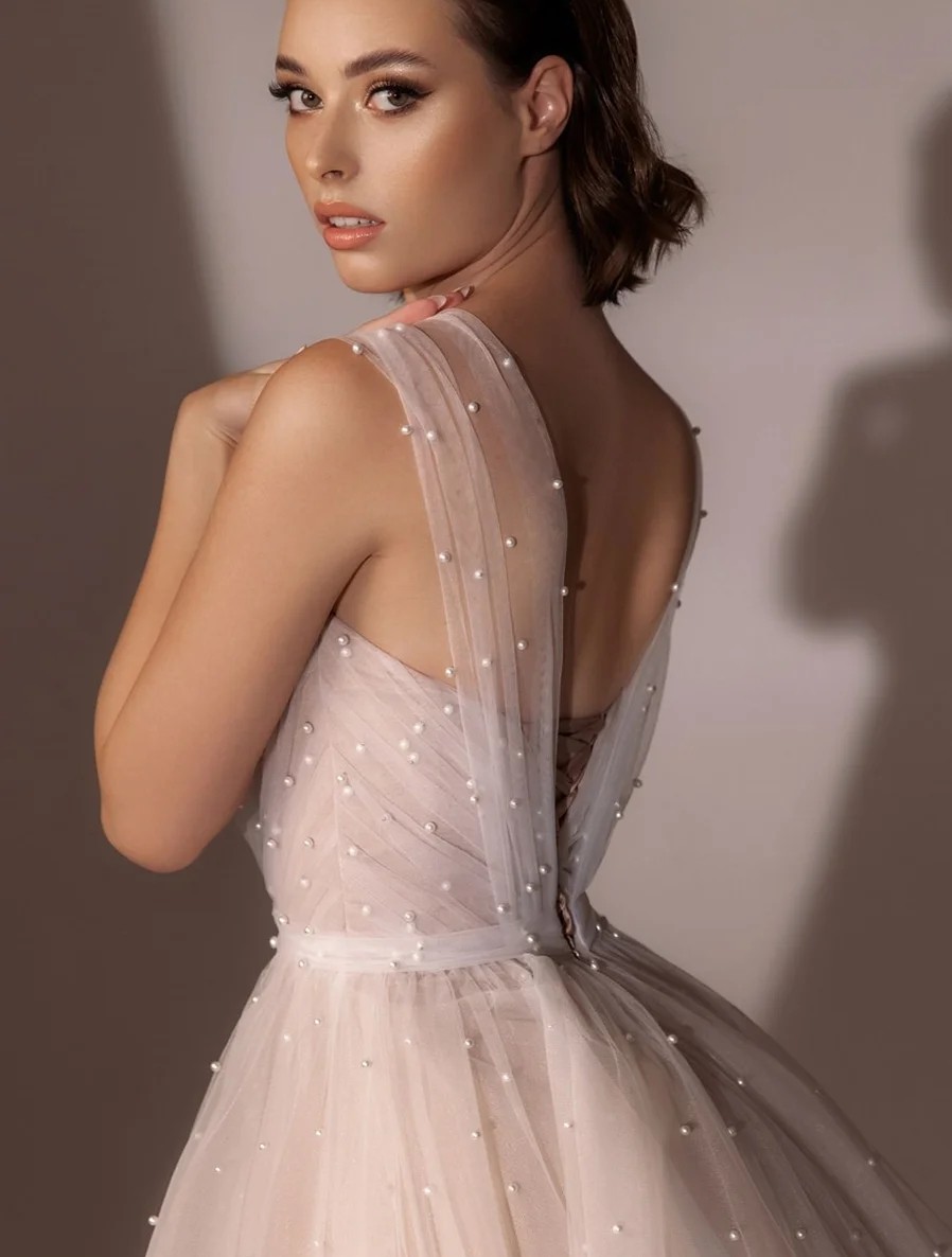2025 New Champagne Short Prom Dresses V-neck Pearls Beads Tulle A-line Evening Formal Party Gowns Birthday Pageant Dress Robe De Soiree