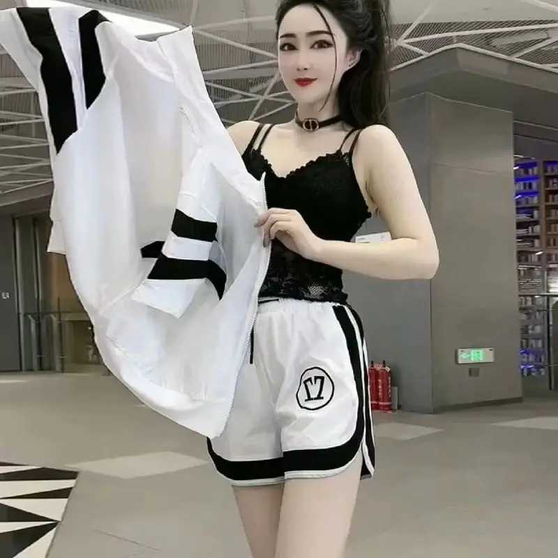 Women's Two Piece Pants Womens Sports Suit 2024 Summer New Short Slved Crop Top Casual Shorts Explosive Strt Outfits For Women Clothes Matching S