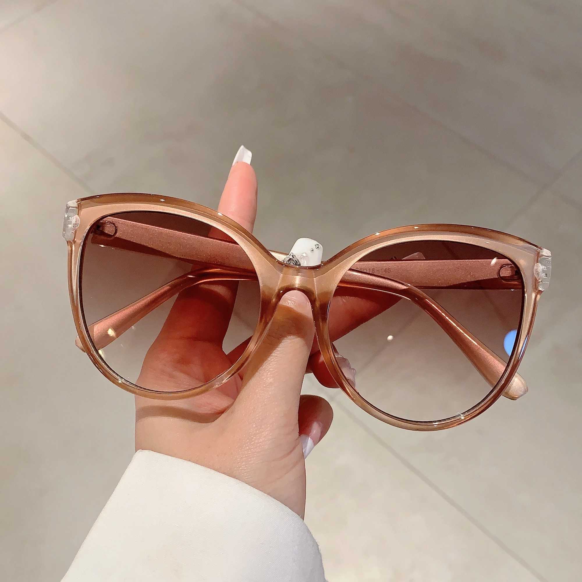 KAMMPT Vintage Cat Eye Sunglasses 2024 New Women Stylish Oversized Candy Color Outdoor Shades Fashion Brand Design Sun GlassesX241213