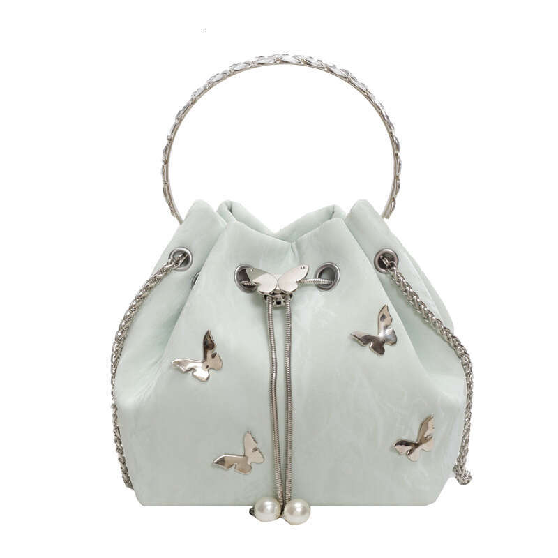 Small Instagram style, trendy drawstring bucket niche and versatile commuting chain crossbody bag, women's 2024 new casual fashion trend clothing
