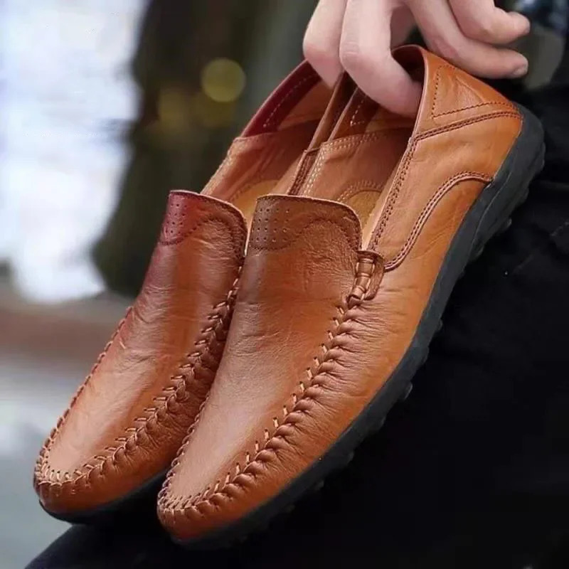 Mens leather shoes mens spring shoes slip on business casual leather shoes classic and soft Moccasins Hombre breathable flat shoes 241213