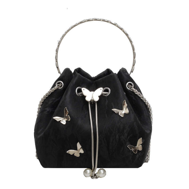 Small Instagram style, trendy drawstring bucket niche and versatile commuting chain crossbody bag, women's 2024 new casual fashion trend clothing