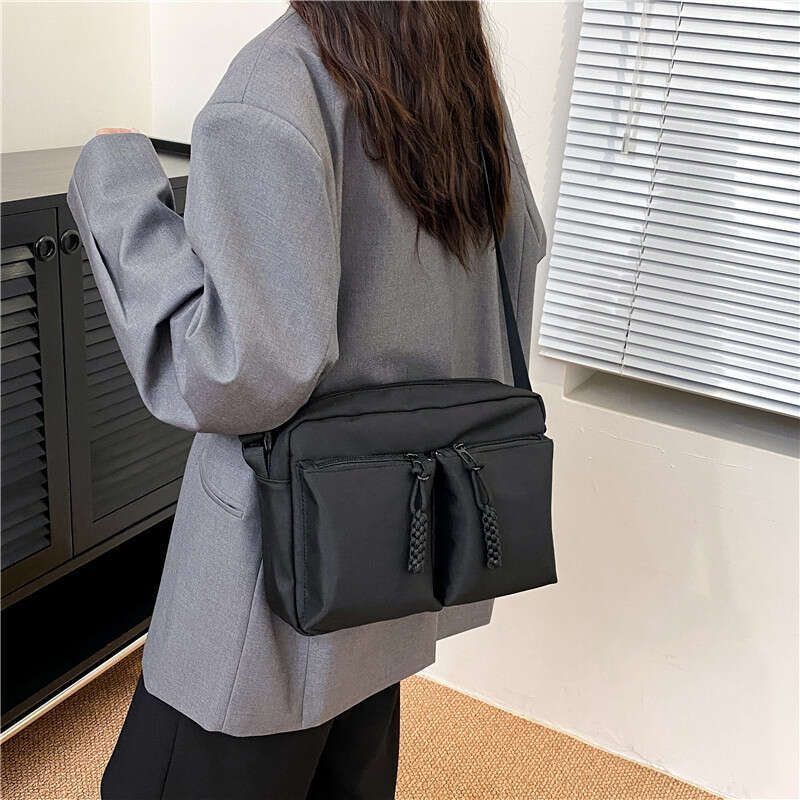 Fashionable And Versatile Large Capacity For Women's New Commuting Shoulder Niche Minimalist Bag, Waterproof Bag