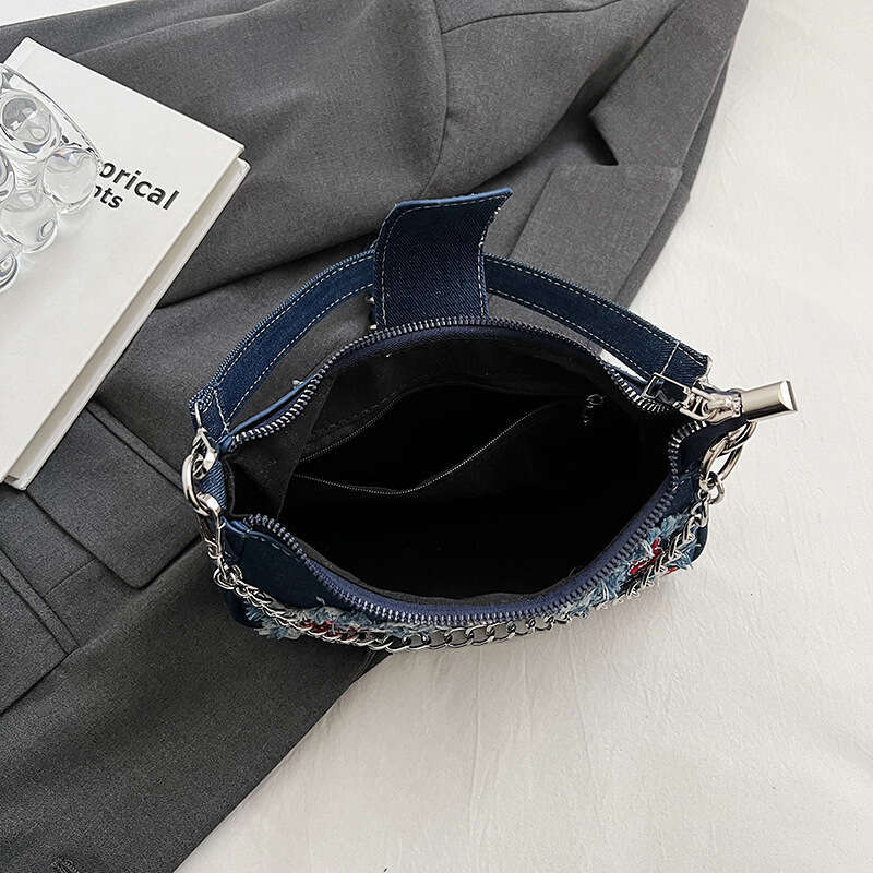 Casual spicy girl style handbag for women internet celebrity sticker embroidered crossbody trendy cool armpit bag 2024 new casual versatile fashion cl